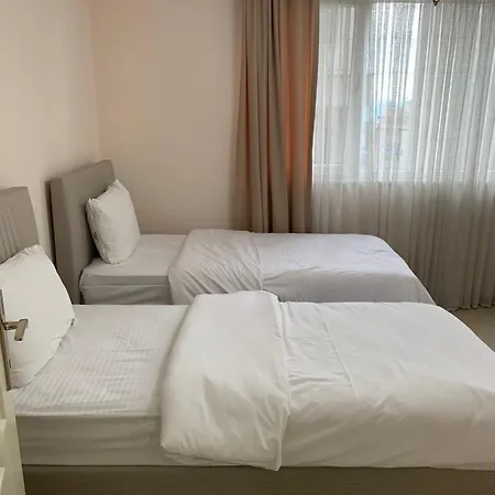Esa Aparthotel *